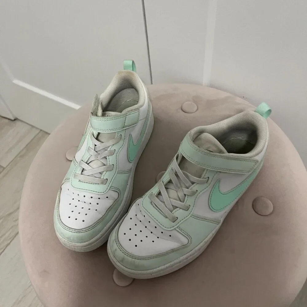 Nike Kid's Court Borough Low Recraft Sneakers in Mint Green Size 2Y - Picture 2 of 6